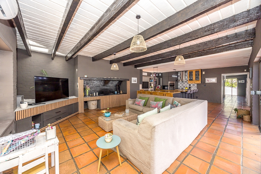 6 Bedroom Property for Sale in Brandwacht Western Cape